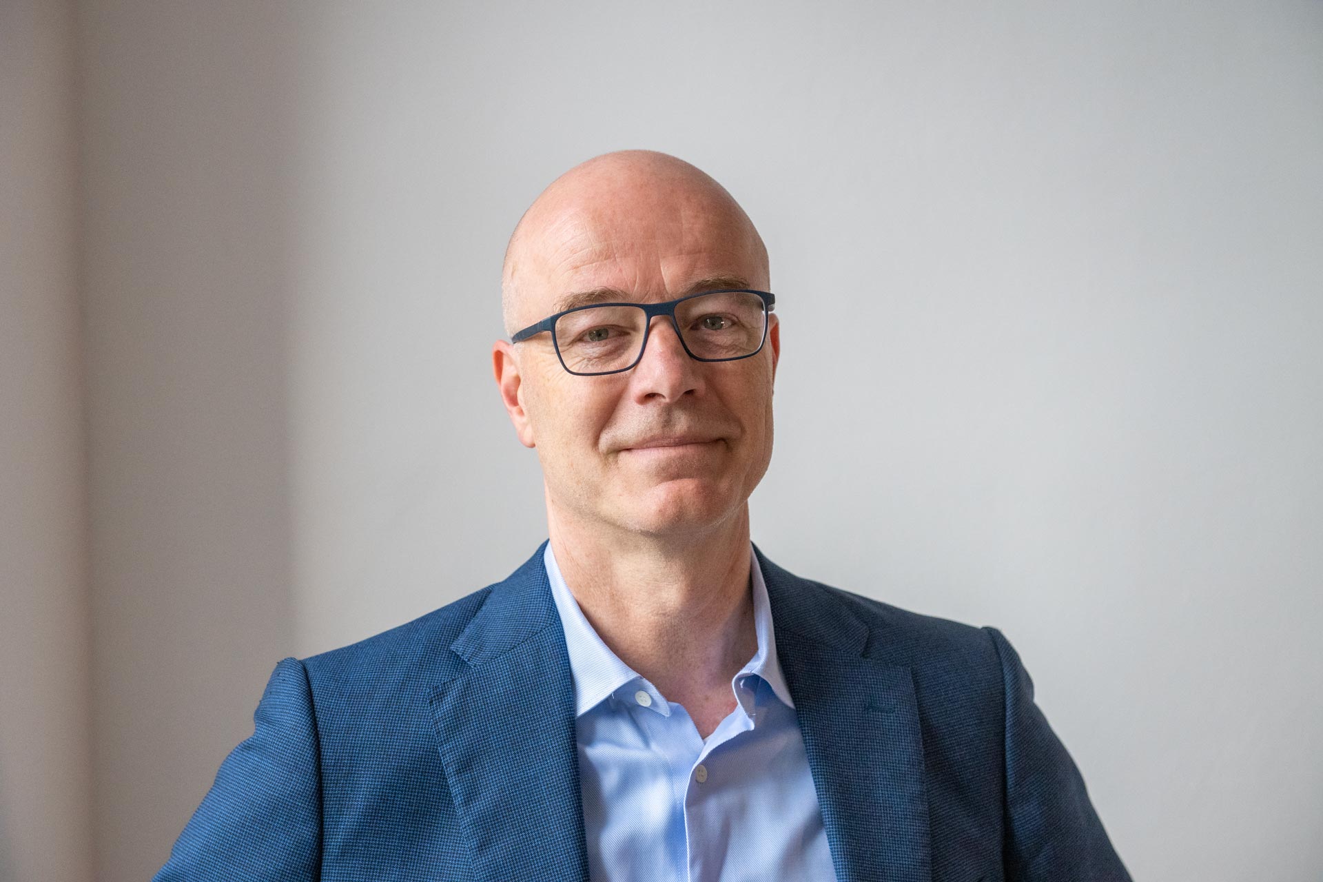 Porträt von Geschäftsführer Tim Uhlenkamp