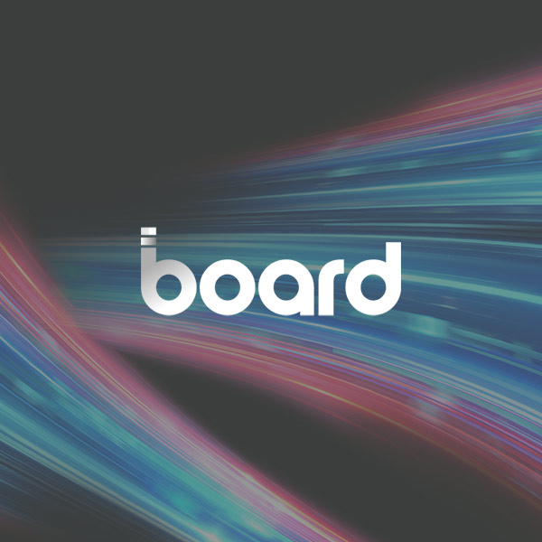 board Logo in weiß auf einem Hintergrund